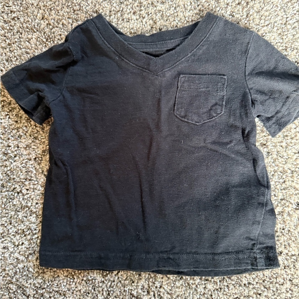 Wonderkids Baby Boy Black V-Neck Tee Size 12 Months